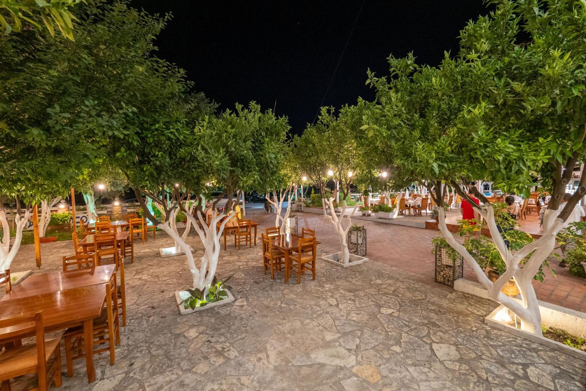 Hotel Nika Radhime Ngoại thất bức ảnh