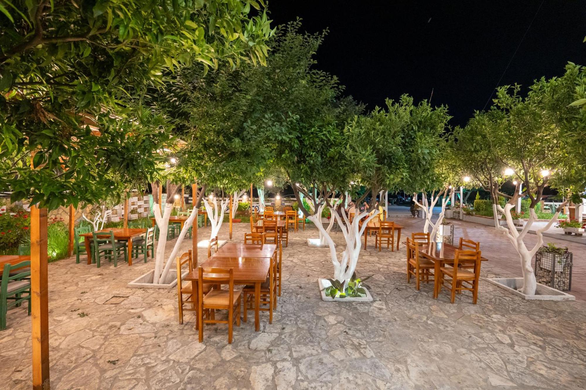 Hotel Nika Radhime Ngoại thất bức ảnh